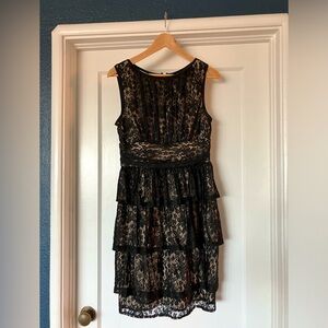 Maggy London Lace Tiered Dress Petite Size 10